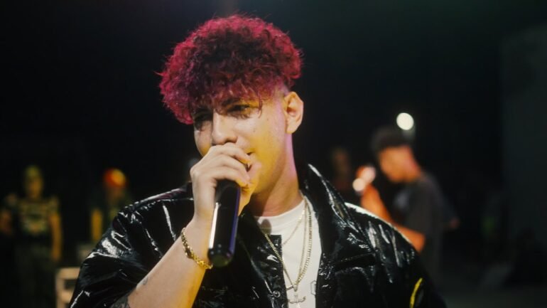 Lex White y Harryson interpretando Yo Mismo