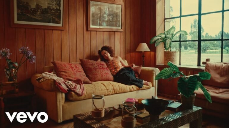 Paola Guanche interpretando Loop