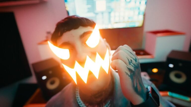 Lex White interpretando Diablo