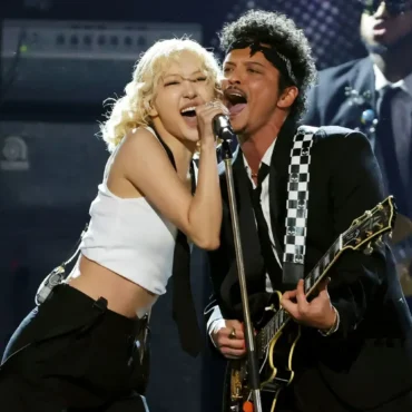 bruno mars rose@2000x1270 1 - Propuestas musicales