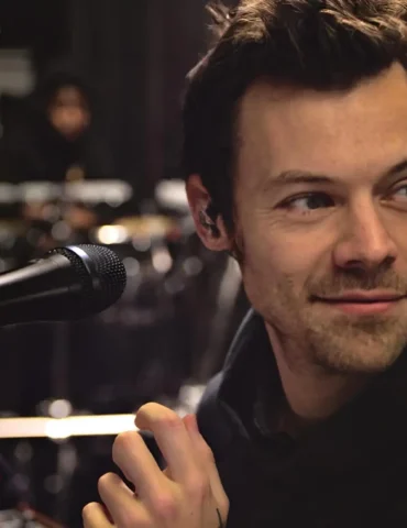 Harry Styles in the studio CREDIT Netflix 1024x650. fotor enhance 20260415121840 - Propuestas musicales