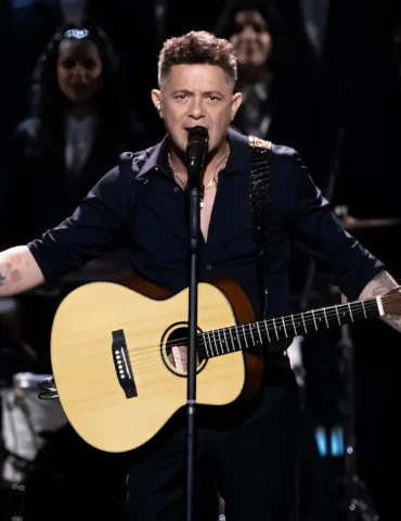AlejandrosanzenMiami Propuestas Musicales. fotor enhance 2026050310112 - Propuestas musicales