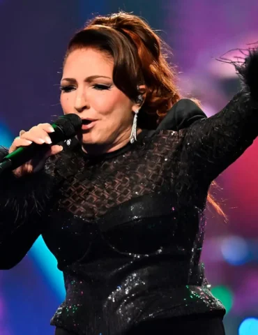gloria estefan portada fotor enhance 20260520142455 - Propuestas musicales