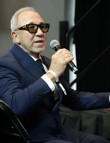 Emilio Estefan april 2024 billboard espanol 1548. fotor enhance 20260613175253 - Propuestas musicales