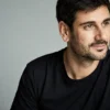 Un Melendi con raíces cubanas se muestra vulnerable y sincero: el valor de reconocerse a uno mismo.