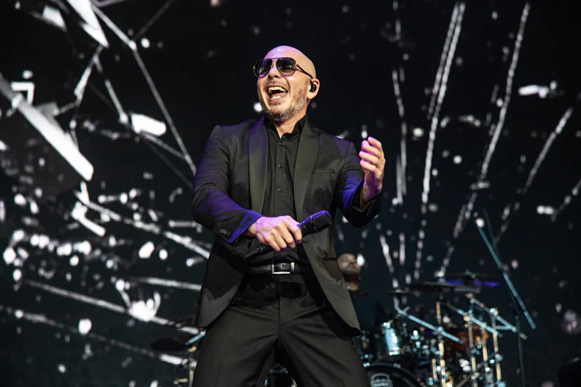 urn publicid ap org d490275905348409be512e25a1c41bb1ESP MUS PITBULL 16204 - Propuestas musicales